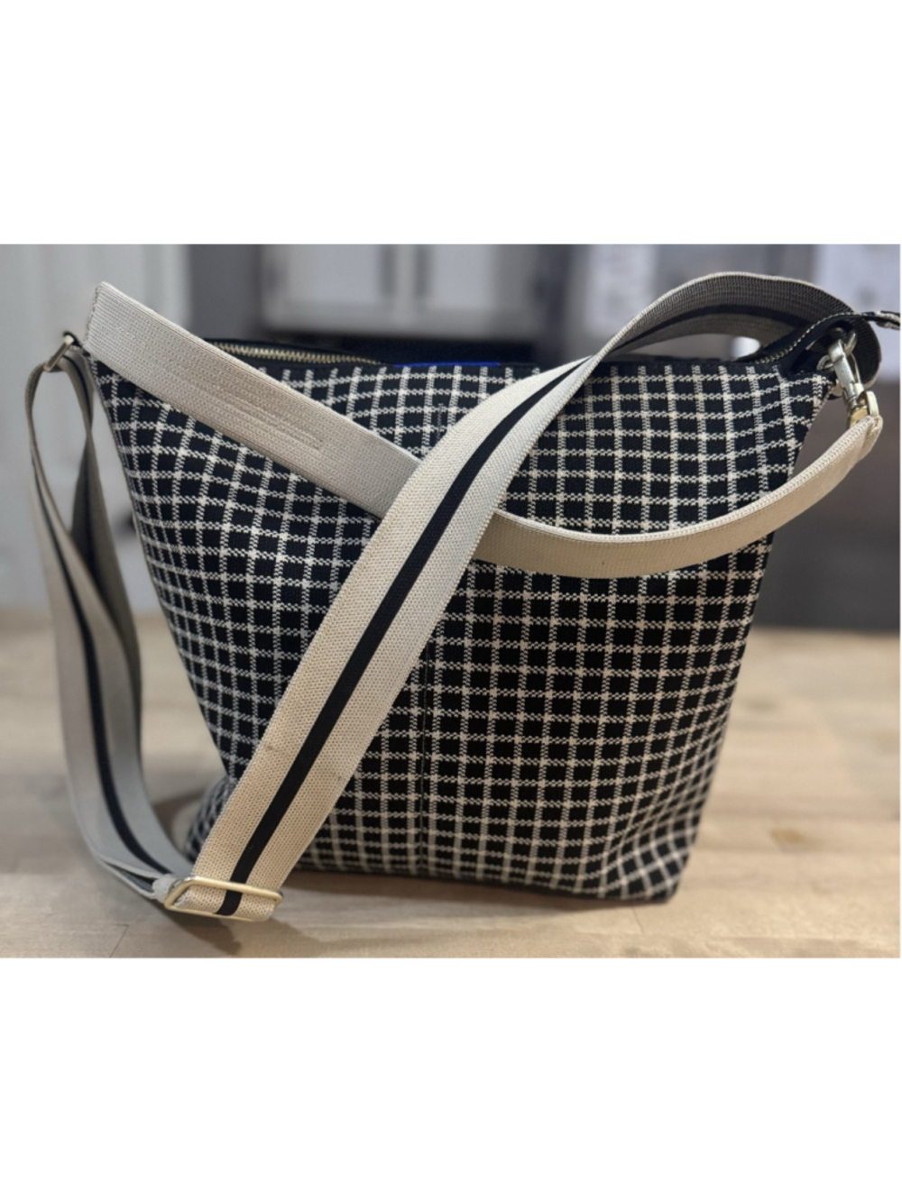 Rothy's womens Mini Bucket Zippered Tote Bag Black And White Checkered - Picture 3 of 14